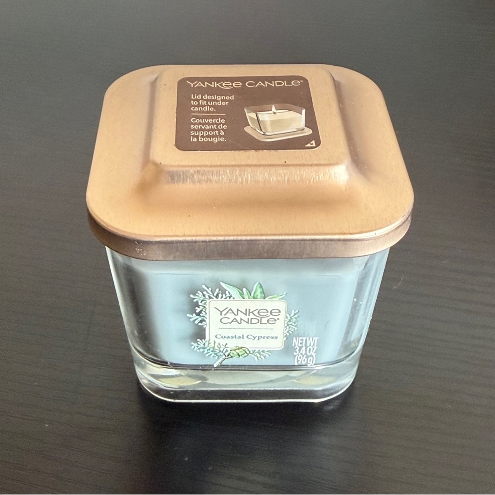 NEW Yankee Candle Coastal Cypress Small Jar Candle - Light Blue platform Lid